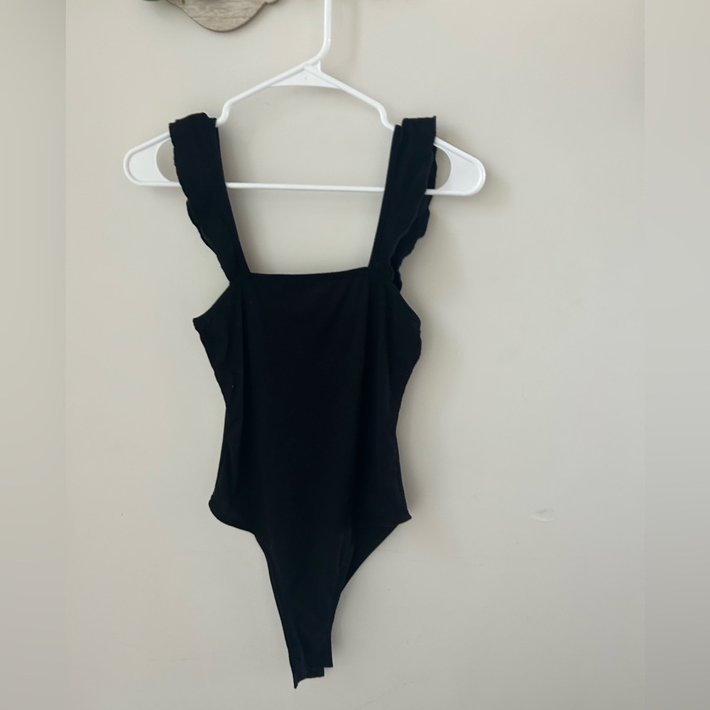 Black Sleeveless Ruffle Straps Bodysuit